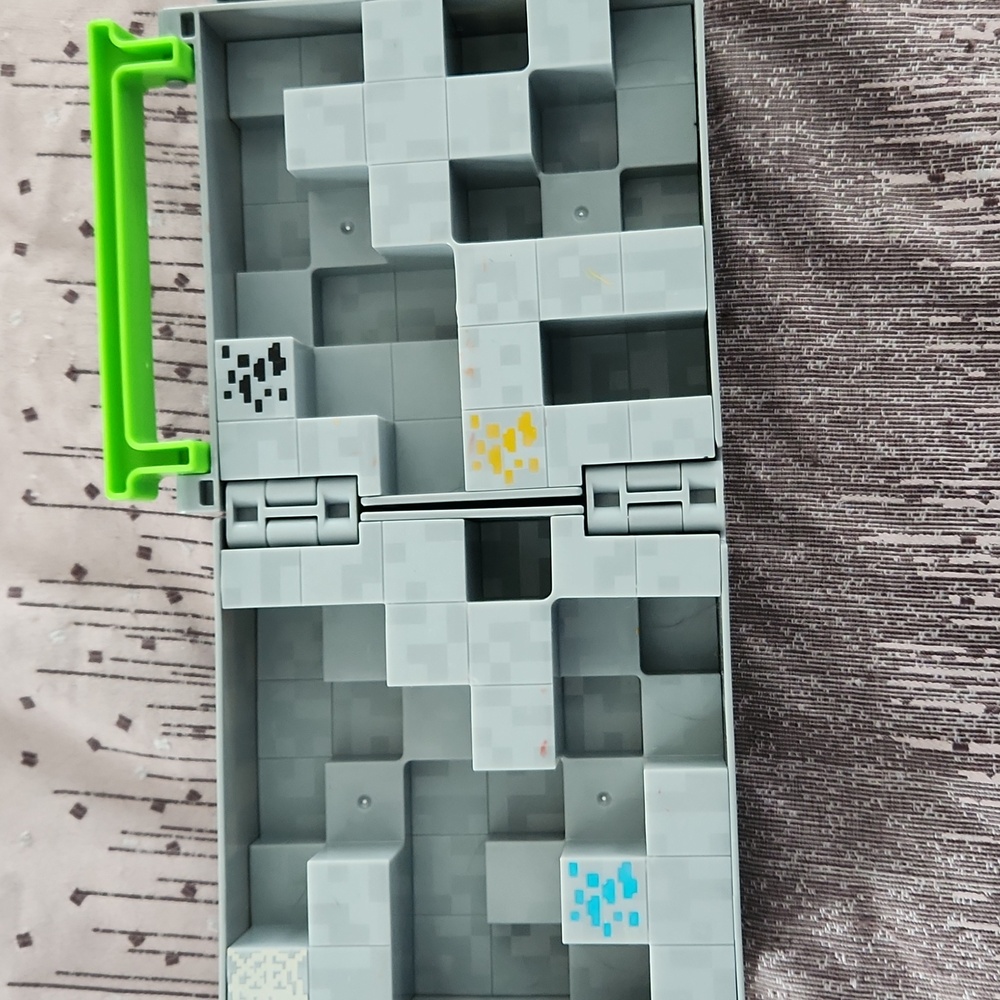 Minecraft Mini Figure Storage Cube - Picture 4 of 4